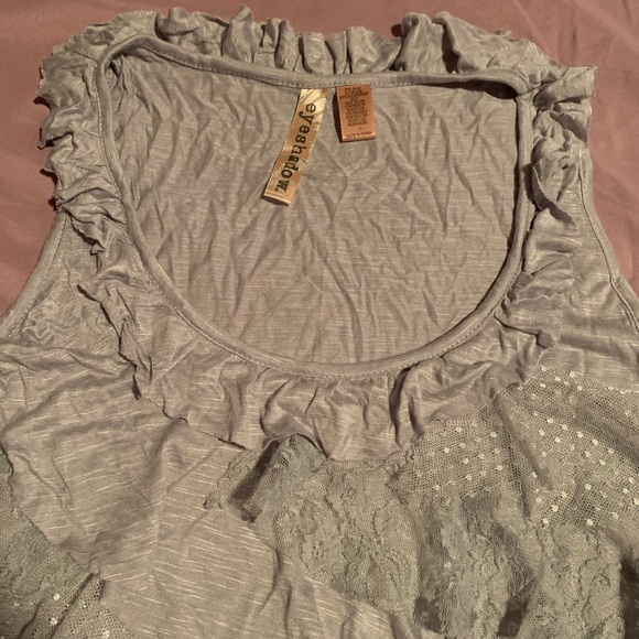 Cute Tank Ruffles & Lace - Picture 2 of 6